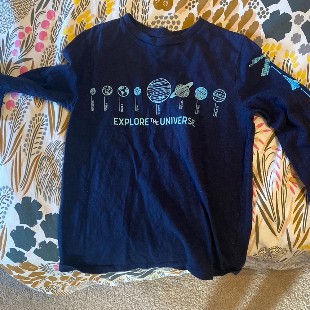 Gap kids space shirt size 8, medium